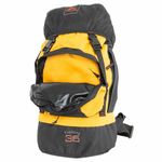 mochila-trekking-35-litros-amarelo-com-preto-trilhas-e-rumos-z5