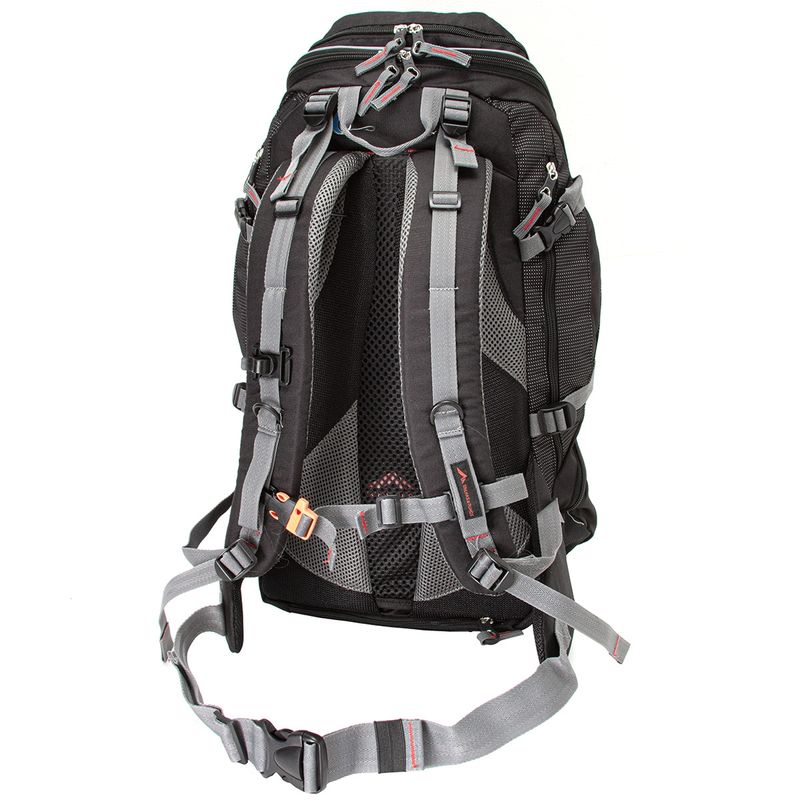 mochila-crampon-44-litros-preto-com-pontilhado-trilhas-e-rumos-z5