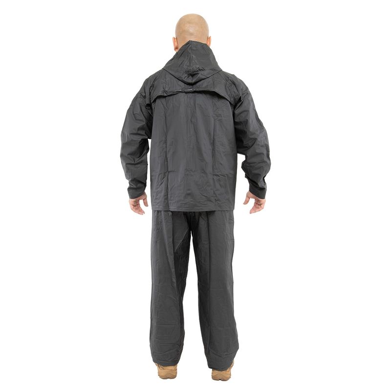 capa-de-chuva-em-pvc-20mm-preto-coleman-z7